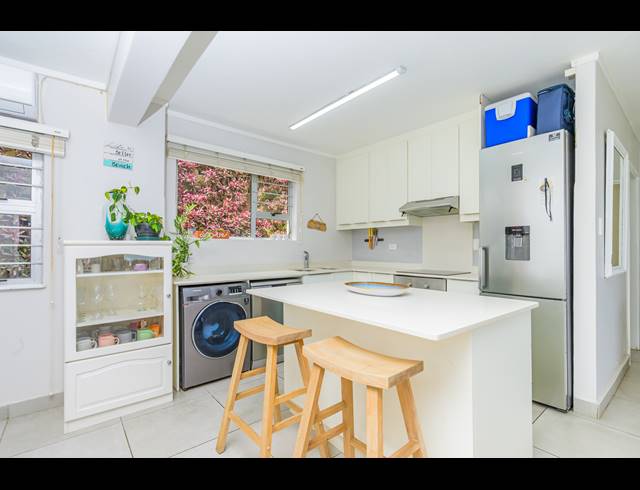 3 BEDROOM APARTMENT FOR SALE IN NEWSEL BEACH